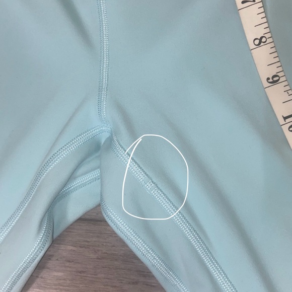 Lululemon Align High-Rise Pant 25"
Icing Blue Size 6 - Picture 11 of 11
